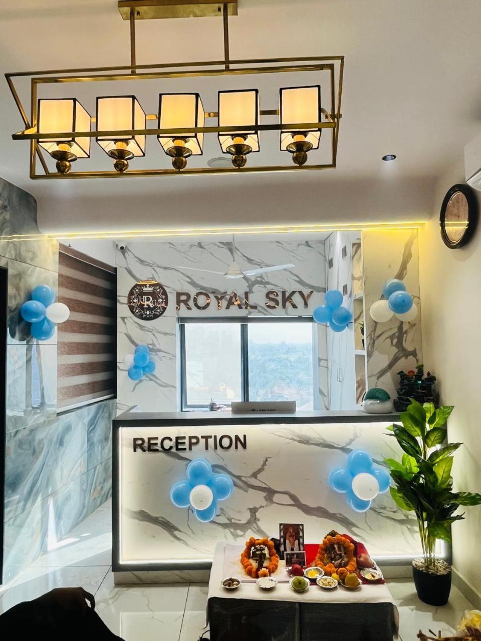Hotel Royal Sky Morbi Extérieur photo
